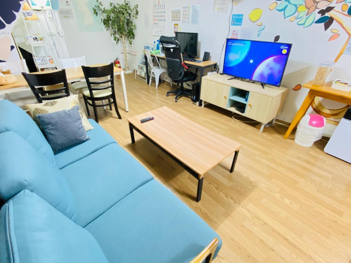 Aroha Guesthouse Seoul Station Bagian luar foto